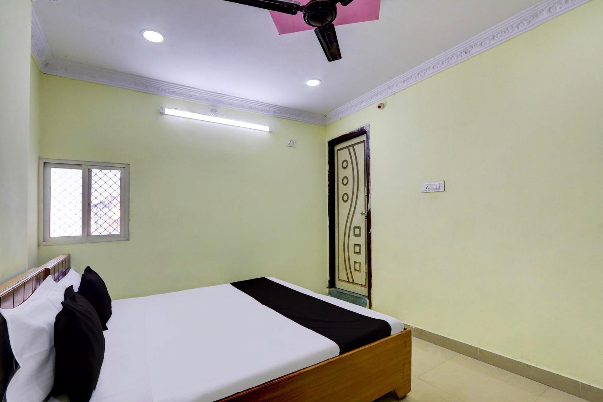 Spot On Al Nizam Guest House Hyderabad Bagian luar foto