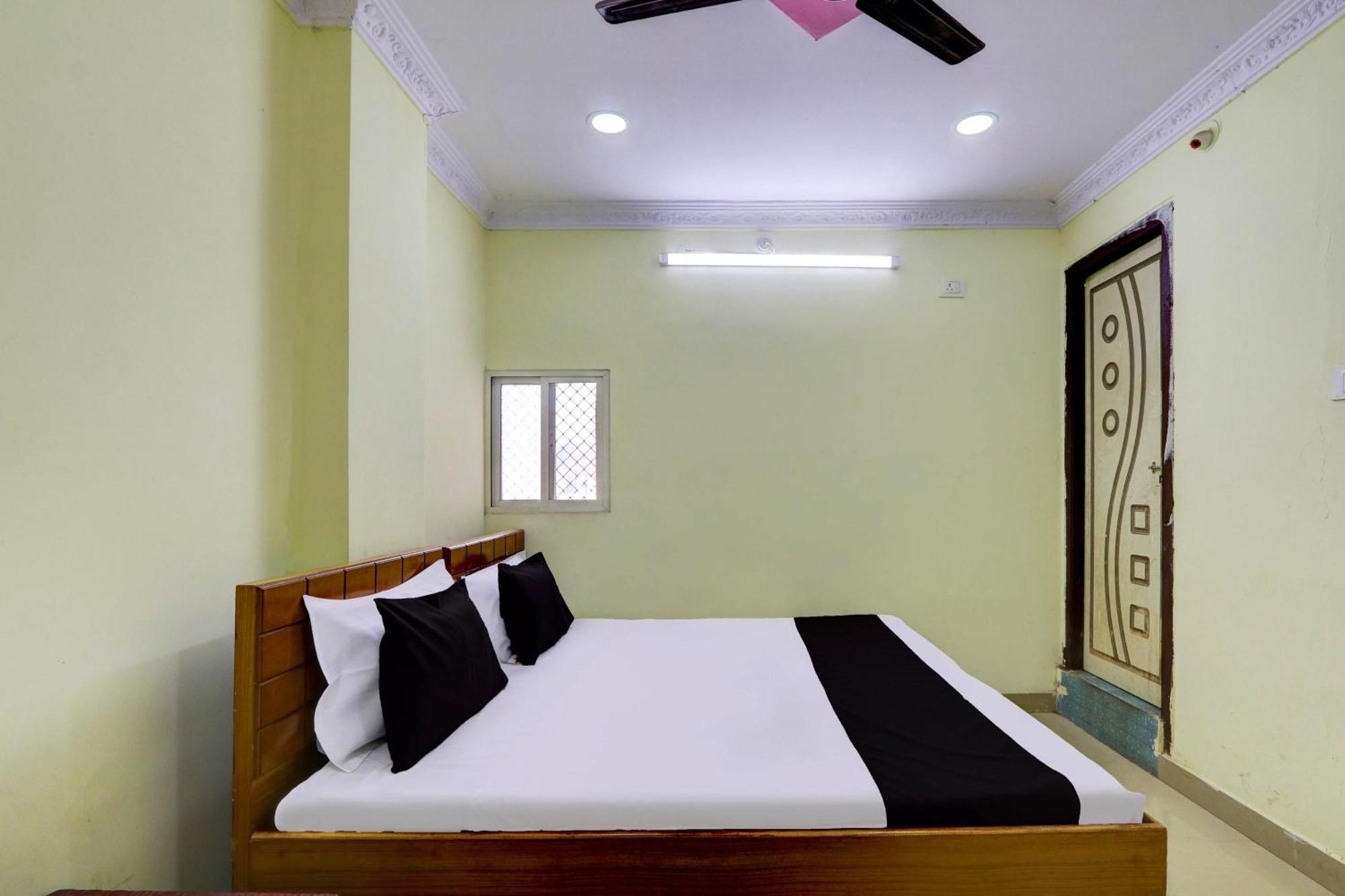 Spot On Al Nizam Guest House Hyderabad Bagian luar foto
