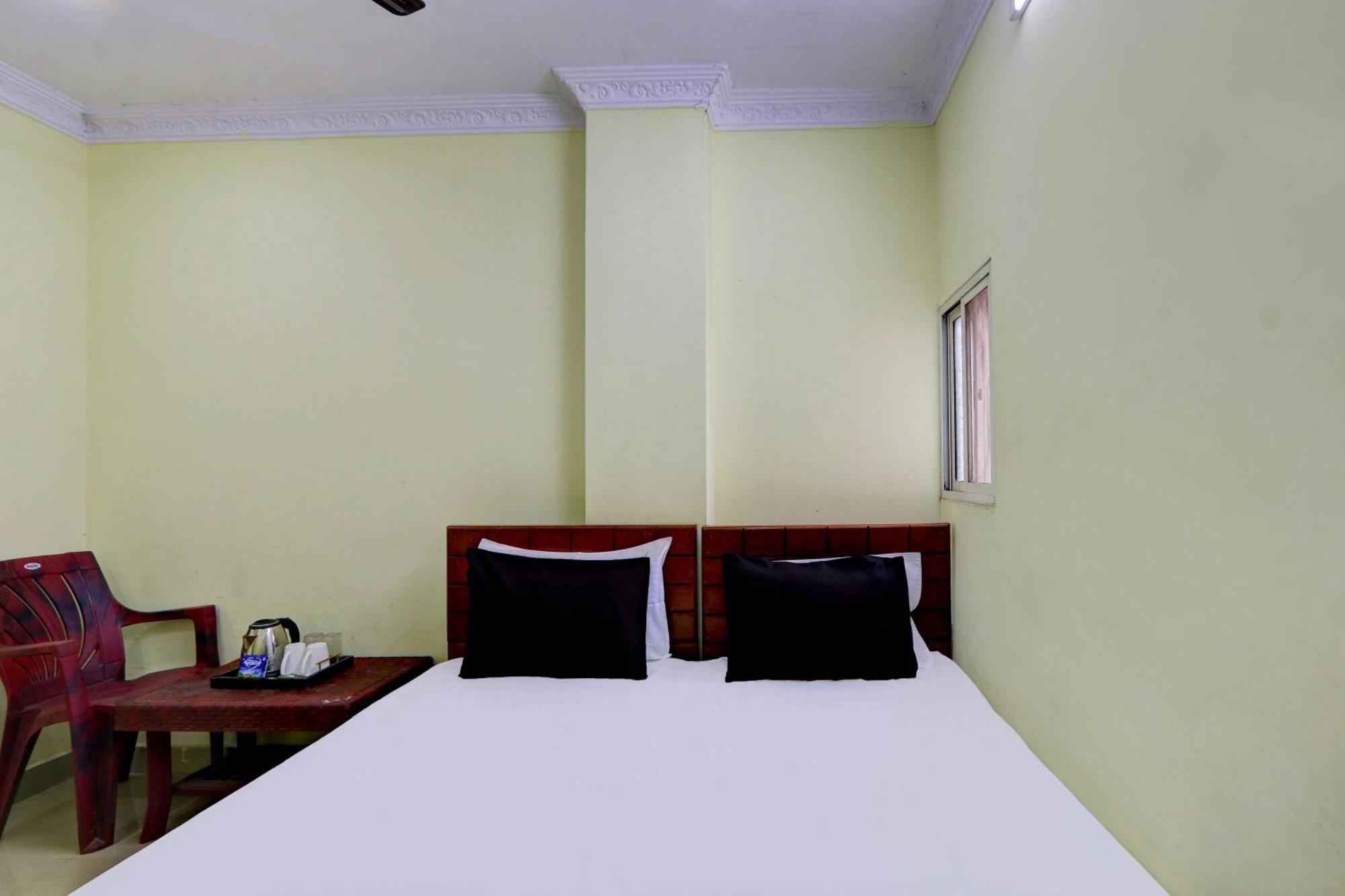 Spot On Al Nizam Guest House Hyderabad Bagian luar foto