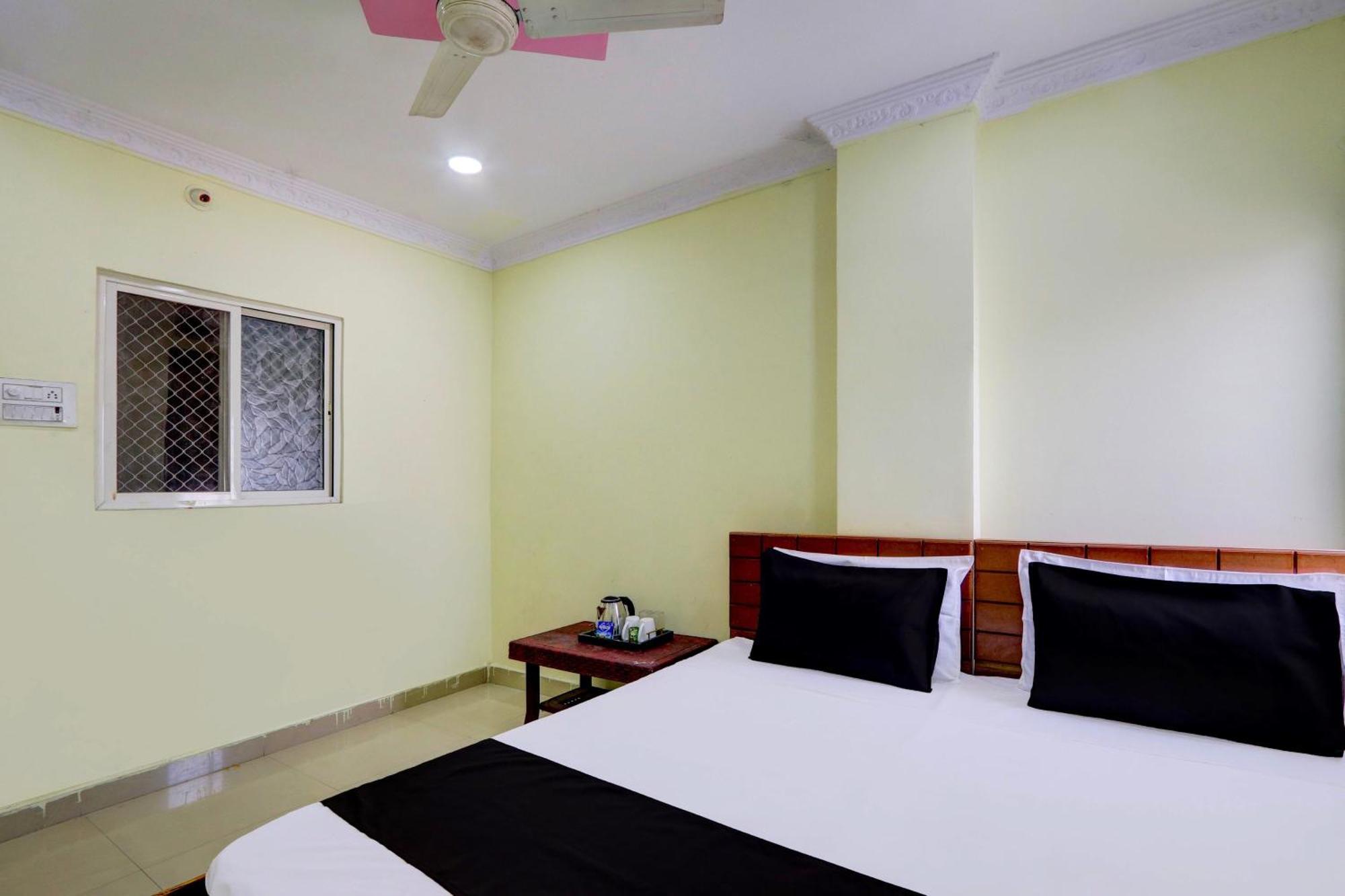 Spot On Al Nizam Guest House Hyderabad Bagian luar foto
